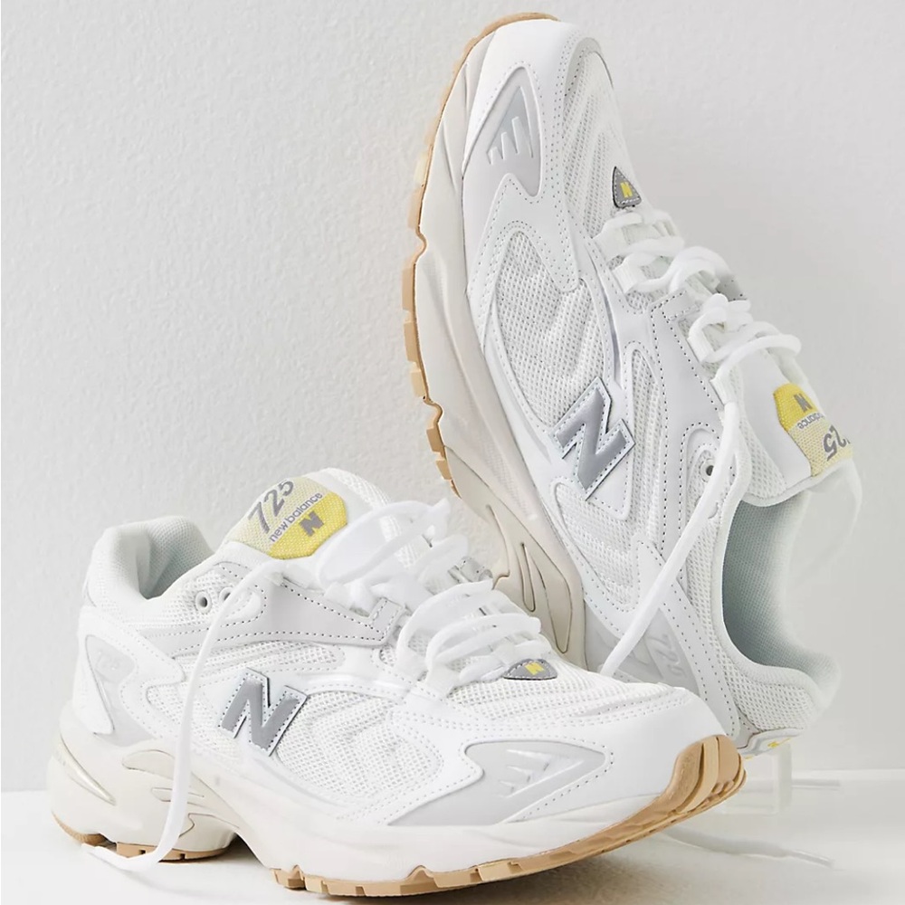 New Balance 725 Shoes